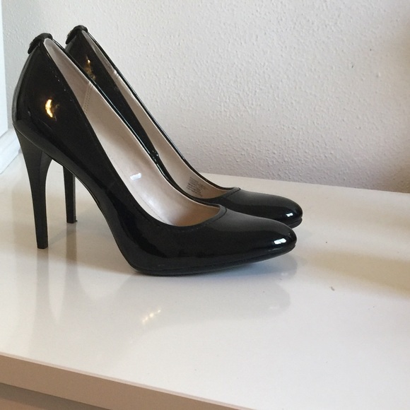 Calvin Klein Black Pumps