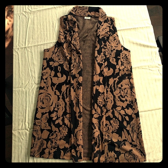 Floral sleeveless duster sweater