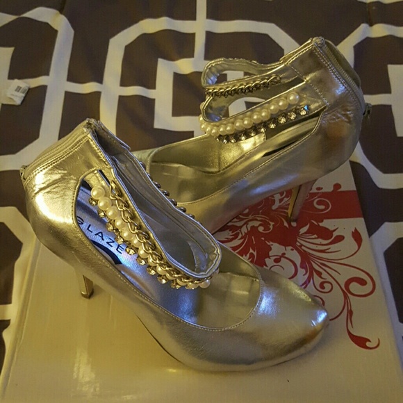 Silver ankle strap pearl heel