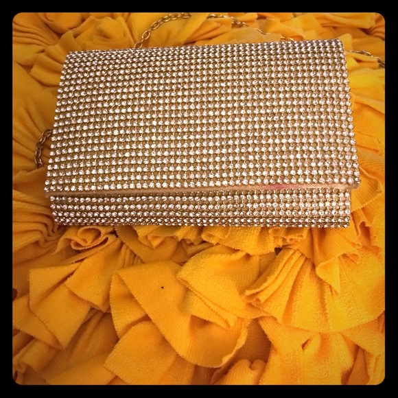 Small purse with rhinestones gold with chain❤️