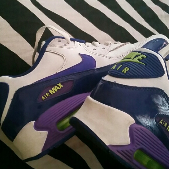 Air Max - Picture 2 of 4