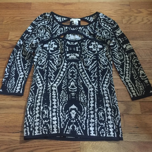SOLD IN BUNDLE