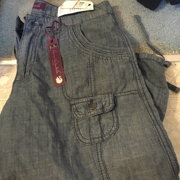 Gloria Vanderbilt Pants - Capris.