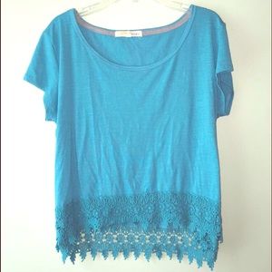 Semi-cropped Lace Detail Shirt