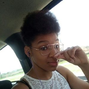 Meet your Posher, Charmayne