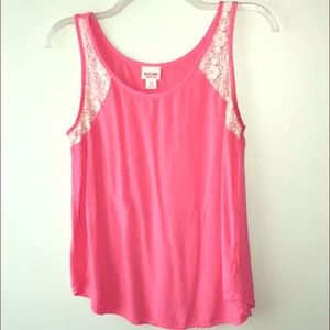 Flowy Detailed Tank Top