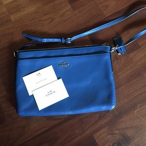 Crossbody Coach purse