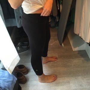 Lululemon Black Crops (with Astro top) size 6