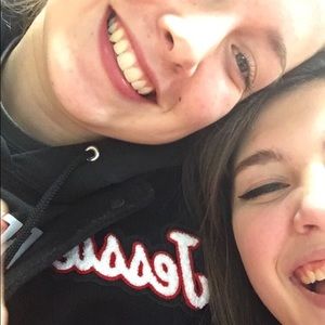 Meet your Posher, Stella