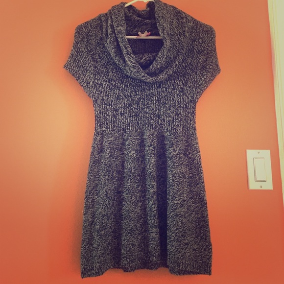 Derek Heart soft knit sweater