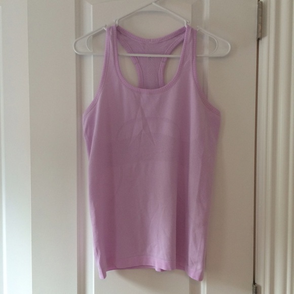 Lululemon Run Swiftly Tech in Lavender size 8