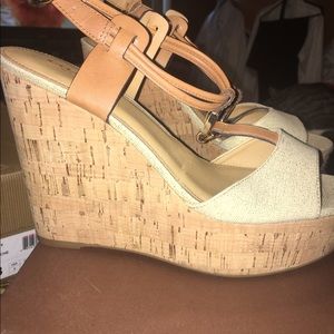 Gold coach wedges size 8 like new