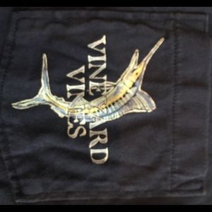 Vineyard vines tshirt.