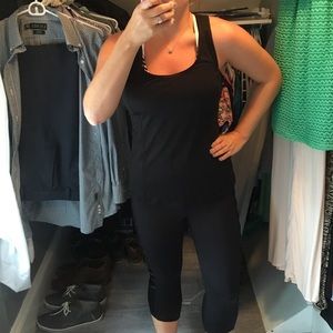 NEW WITH TAGS LULULEMON TOP Black cute back Size 8