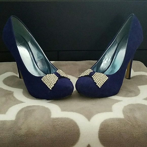 Royal blue rhinestone pump