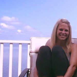 Meet your Posher, Holli