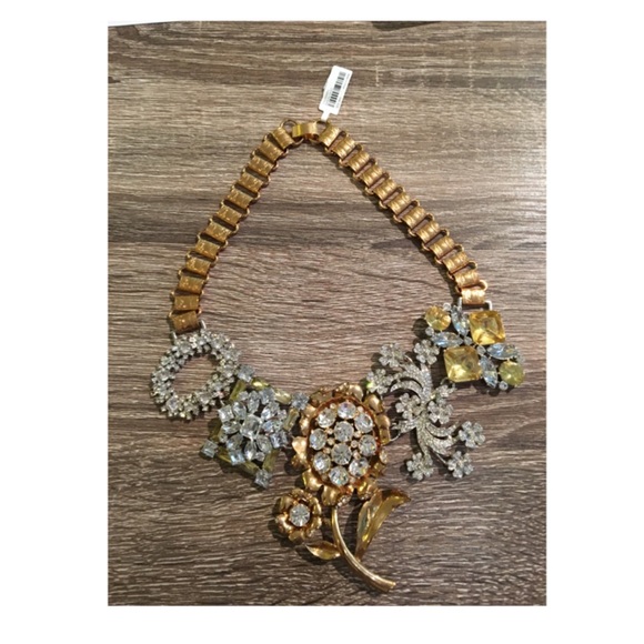 Bold, glittery statement necklace