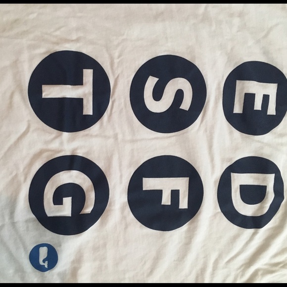 Vineyard vines tshirt - Picture 3 of 4