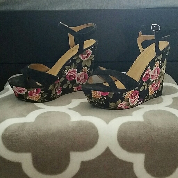 Black floral wedges