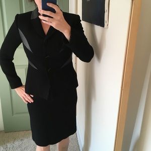 Albert Nipon Petite 80s vintage skirt suit