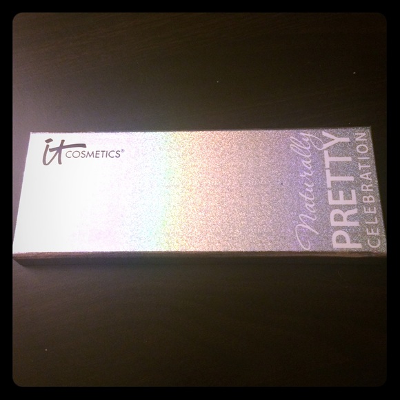 It Cosmetics Naturally Pretty Celebration