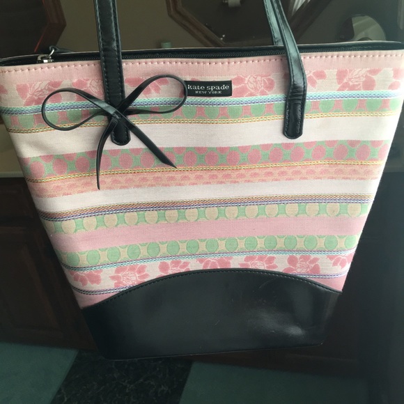 Kate Spade ♠️ purse! EUC!!🎀 Offers Welcome ‼️