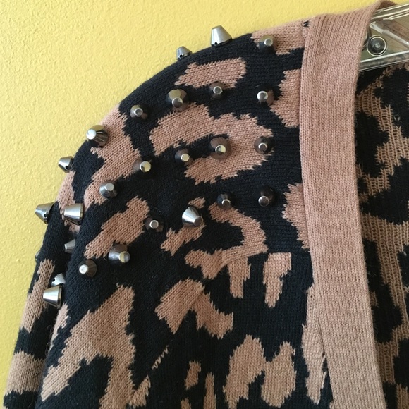 🐯studded cheetah sweater🐯 - Picture 2 of 3