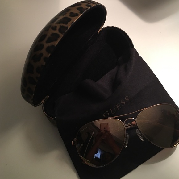 Guess aviator sunglasses