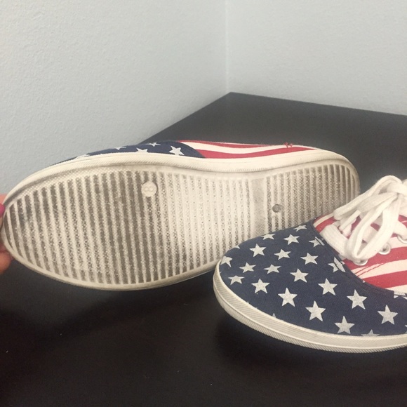 Shoes - Picture 3 of 3