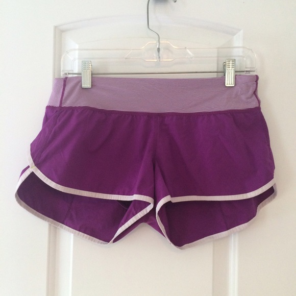 Lululemon Speed Short in purple/white size 6