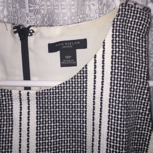 White and black shift dress 0P - Picture 2 of 2