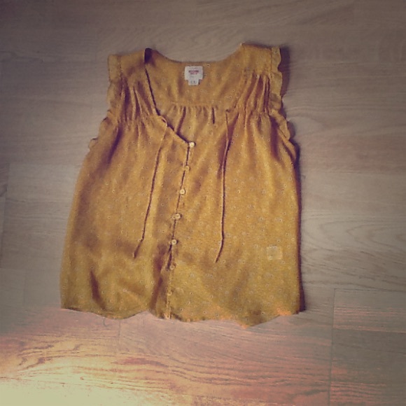 Yellow loose flowery top