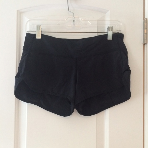 Lululemon Speed Short in Black size 6