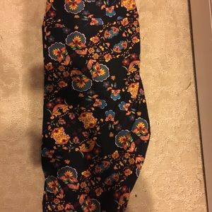Black floral leggings