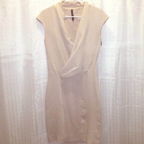 XS Cream wrap dress - Picture 1 of 4