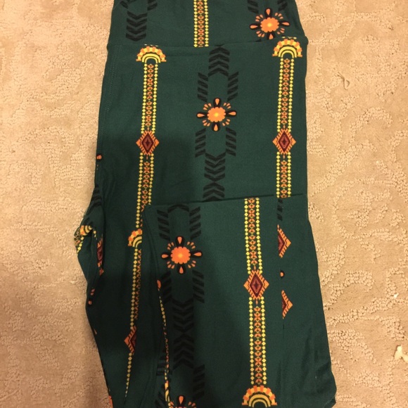 Green Aztec leggings TC