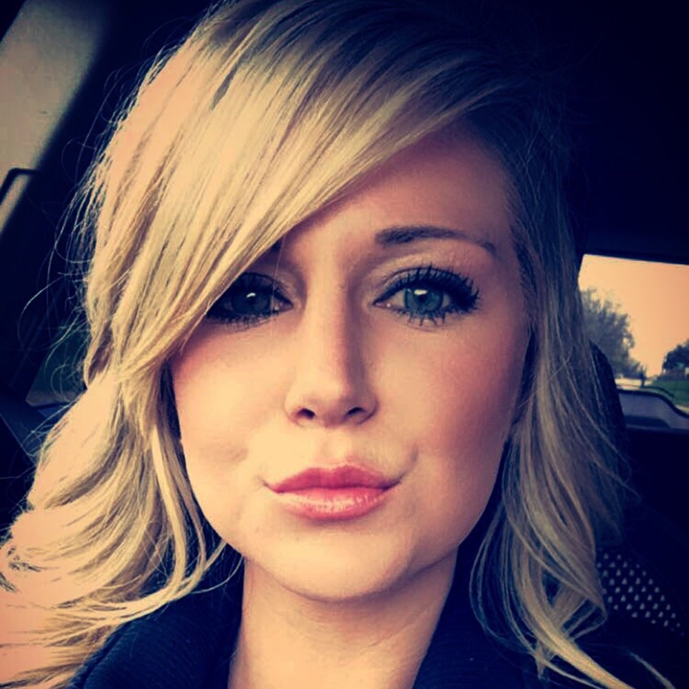 Meet your Posher, Caitlin