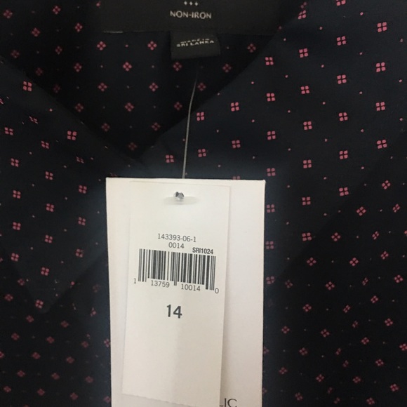 Banana Republic Button Down Shirt w/ pattern - Picture 3 of 4