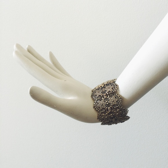 stretch floral detail cuff