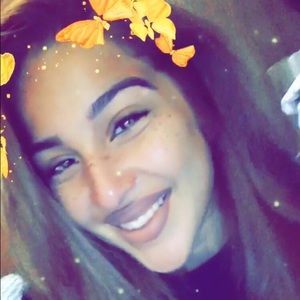 Meet your Posher, Noelia