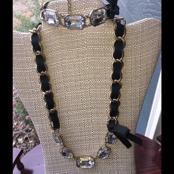 Jewelry - WOW! Ribbons and Rhinestone Set With Gift Box