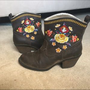 Embroidered ankle boots