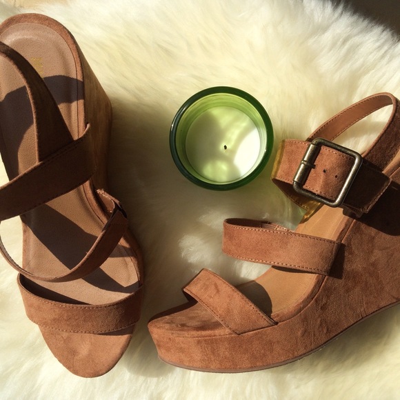 Mossimo Brandi wedges