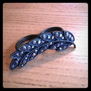 Two-finger leaf ring