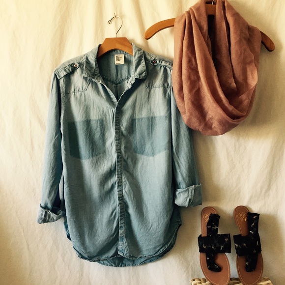 H&M light blue jean button up.