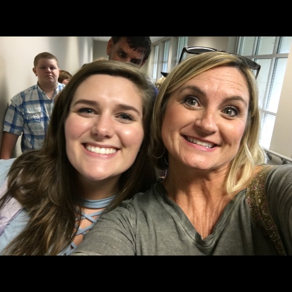 Meet your Posher, Susan - Picture 2 of 3