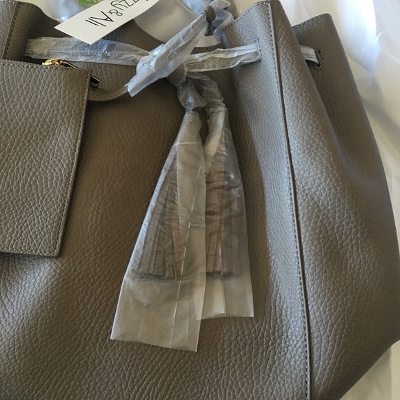 IZZY & ALI BAG NTW - Picture 3 of 4