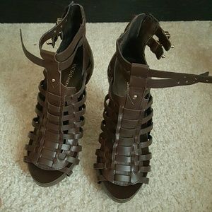 BCBG Brown leather sandals worn 1x