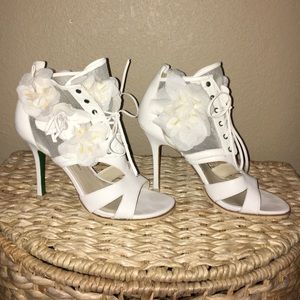 Lisa for Donald Pliner White Lace-Up Heels