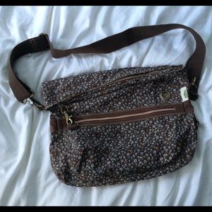 Simple single strap bag